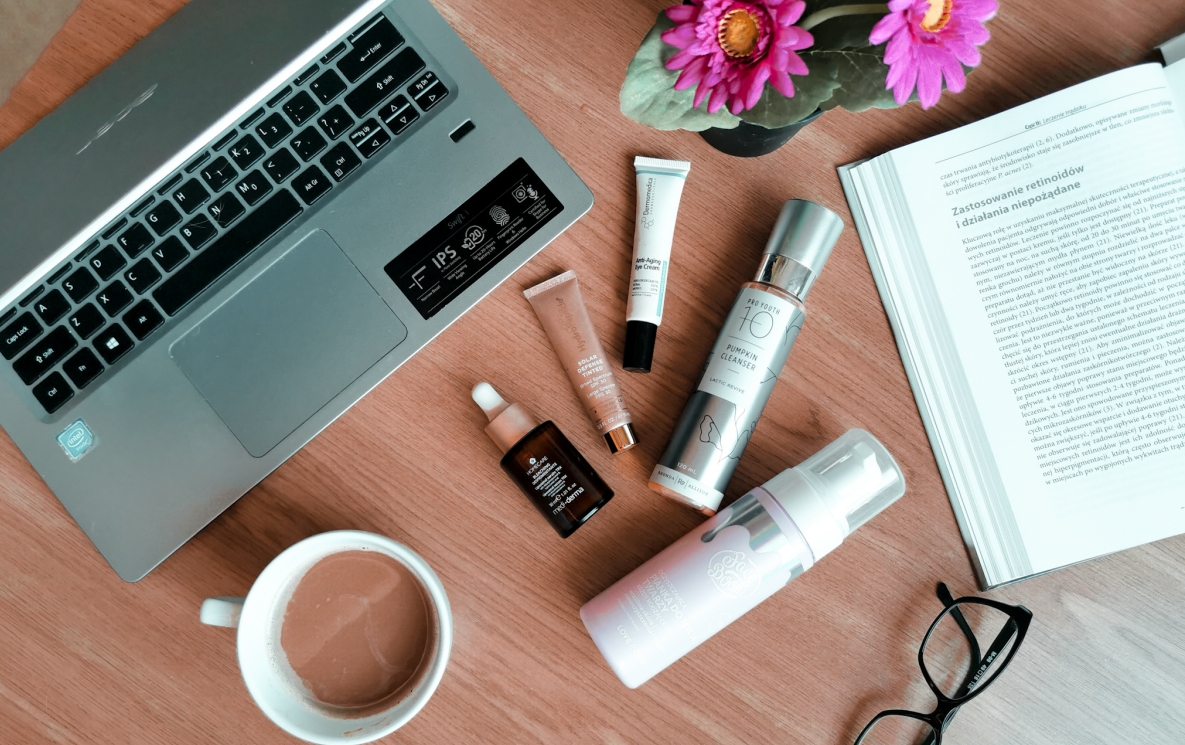 Jak skutecznie łagodzić trądzik? – pielęgnacja skóra z trądzikiem